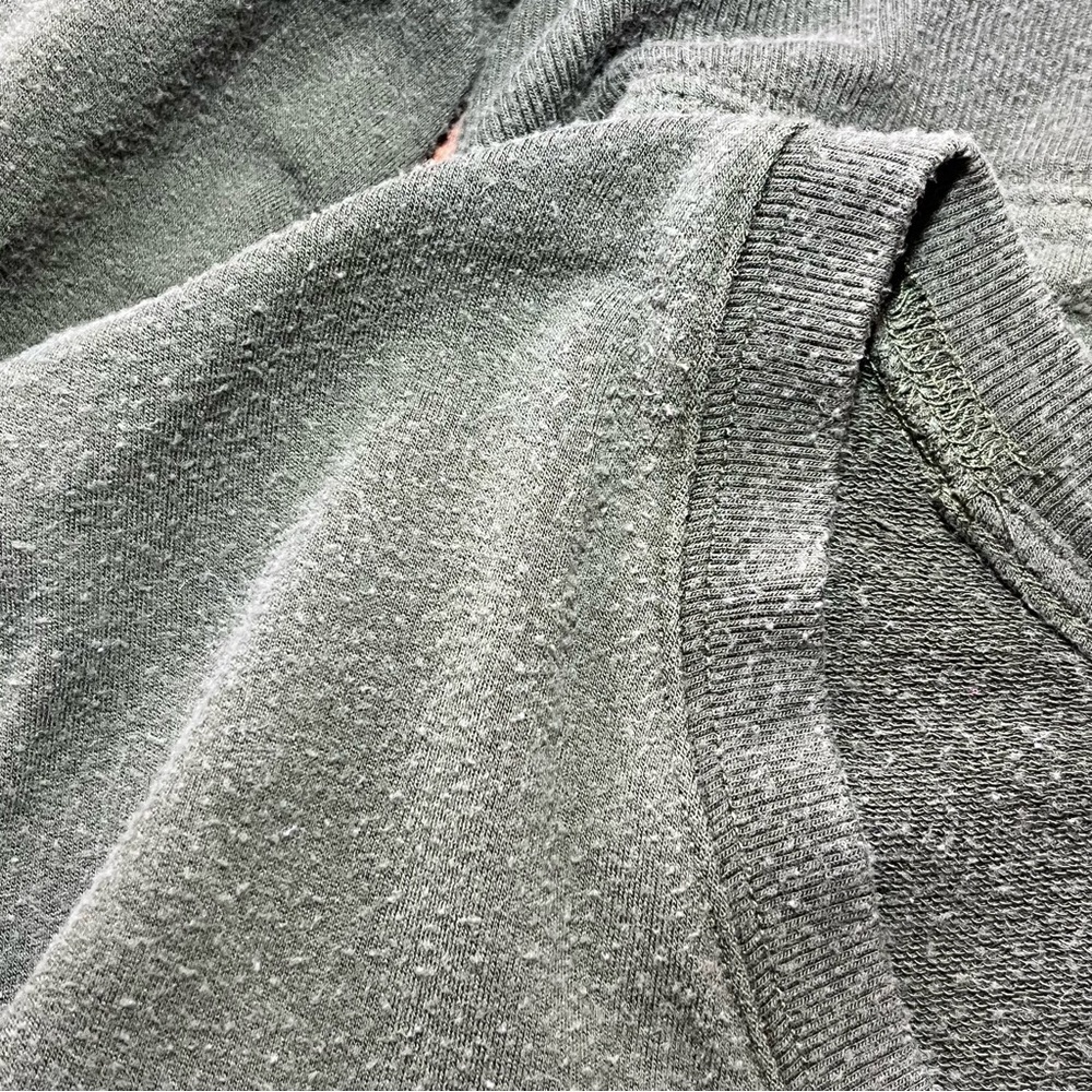 Athleta Sunrise V-Neck Sweatshirt Womens Small Green Pullover Thumbholes Soft - Picture 12 of 13